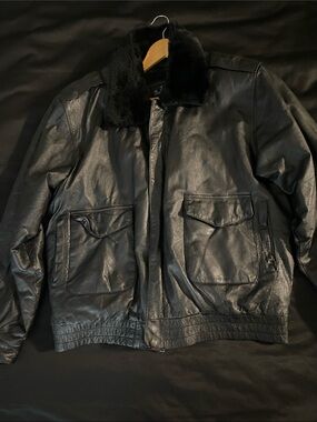 Men's Black Leather Bomber Jacket with Faux Fur Collar (ZIPPER DOESN’T WORK)